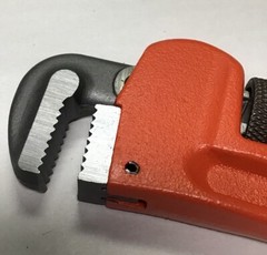 Pittsburgh 10&Prime; Steel Pipe Wrench w/Cast Iron Handle &ndash; Jaw Capacity 1&Prime;- 39642 NEW