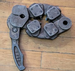 999A Toledo Pipe Threading Die Head Tool No 11307 (1/8- 3/4 & 1/4-1 1/8)