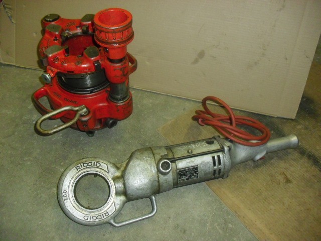 RIDGID 141 Receding Geared Threader with 700 threader & 774 adapter Jam Proof