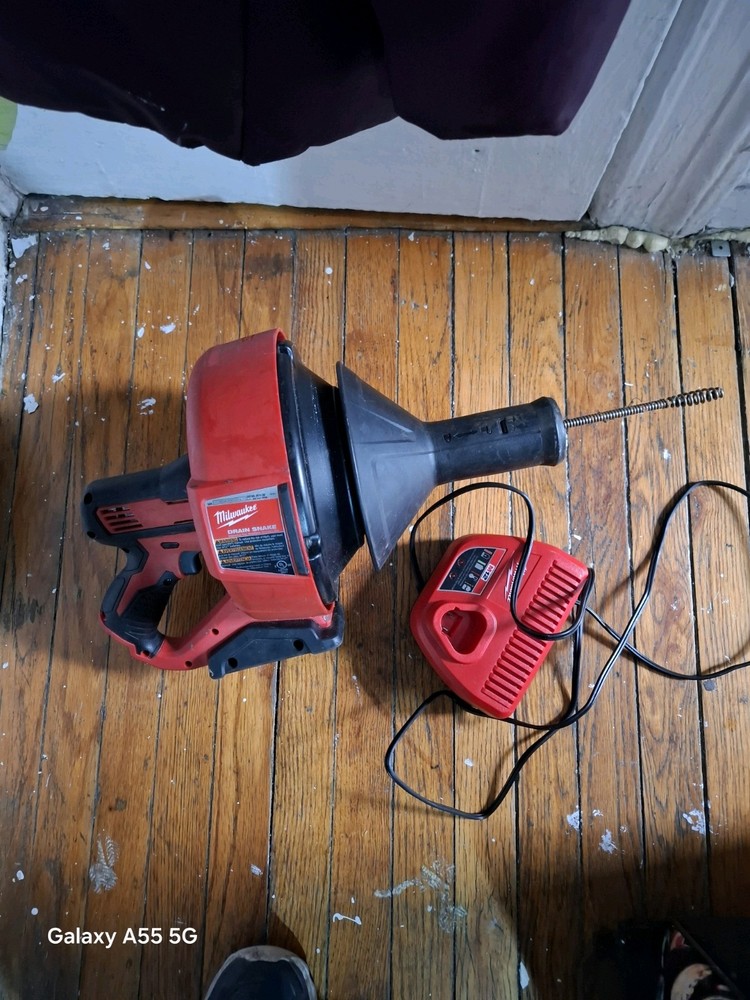 Milwaukee 2571-20 M12 Drain Snake Cleaning Machine Kit with 5/16&Prime;X25&prime; Cable