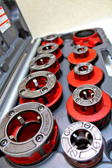 RIDGID 700 Pipe Threader w/ 12-R Die Set & Heavy Duty Ridgid Case (100% TESTED)