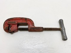 **GENUINE** RIDGID 32820 Heavy Duty Screw Feed Pipe Cutter 1/8in to 2in **USED**