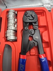 High-Quality Stainless Steel PEX Clamp Cinch Tool with Ergonomic Grip and Cutter