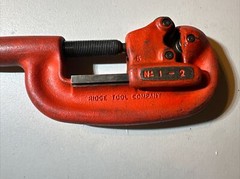 Rigid 2A/202 Heavy Duty No. 1-2 Pipe Cutter Tool 1/8 in To 2 in