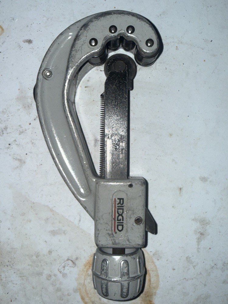 3 pcs TUBE CUTTERS INCLUDING Ridgid 152