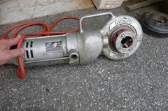 RIDGID NO, 700 POWER DRIVE PIPE THREADER WITH DIE HEADS IN BOX, 1/2-2&Prime;
