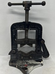 Vintage MARK MFG Co Chicago No. 3 Pipe Vise E458A Bench Mount Fitting Plumbing