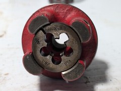 Lot of 42 Ridgid pipe threading tools and heads as pictured: 1/2-20, 9/16-12,+