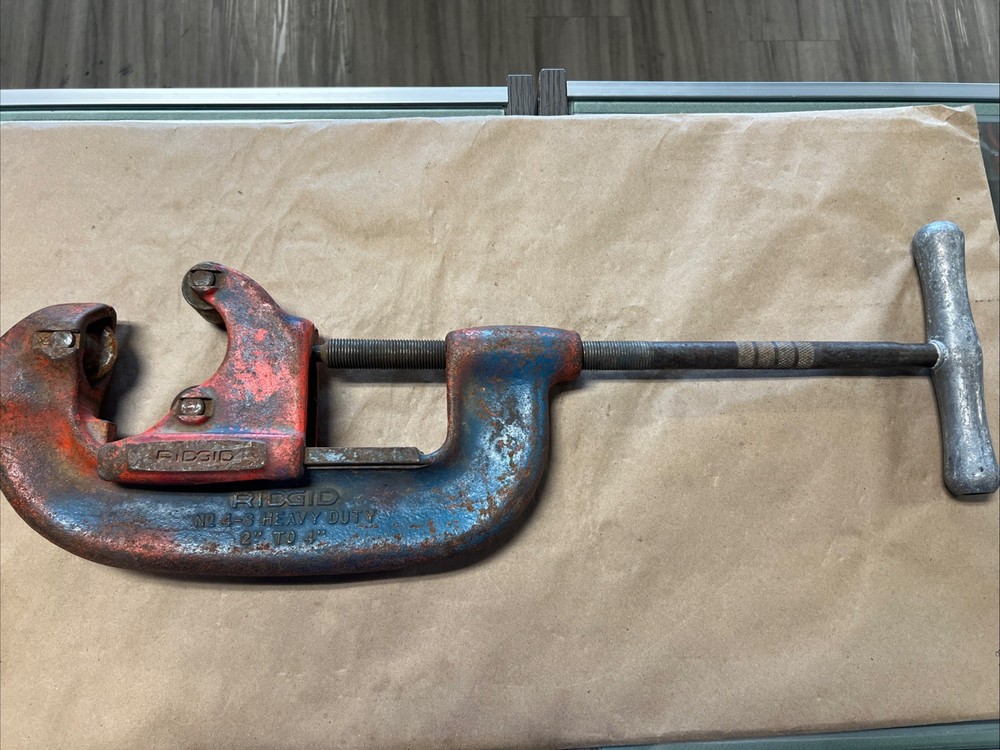Ridgid 4-S 2 to 4 inch Pipe Cutter. Works Great. #104