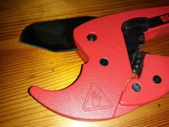 BRAND NEW REHAU RAUTOOL PIPE CUTTER 16-40mm RED