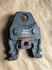 DeWalt 3/4&Prime; Compact Viega Pureflow Press Jaw Tool DCE216034