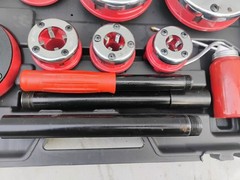 Central Machinery Ratcheting Pipe Threader Kit 3/8&Prime;-2&Prime; 10 Pc Great Condition