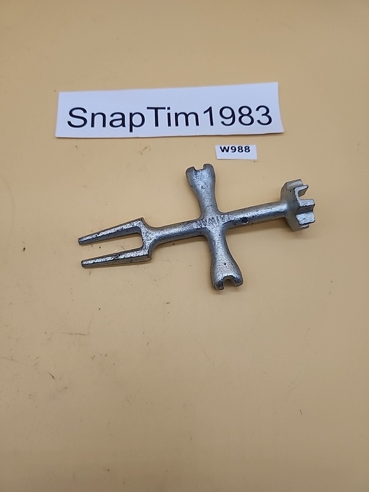 Pop-Up Plug Wrench Taiwan