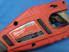 MILWAUKEE 2471-20 CORDLESS COPPER TUBING CUTTER W/ BATTERY