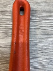 Pipe Wrench 18&Prime; in Overall Length Orange Paint &ndash; used a few times &ndash; EUC &ndash; Steel