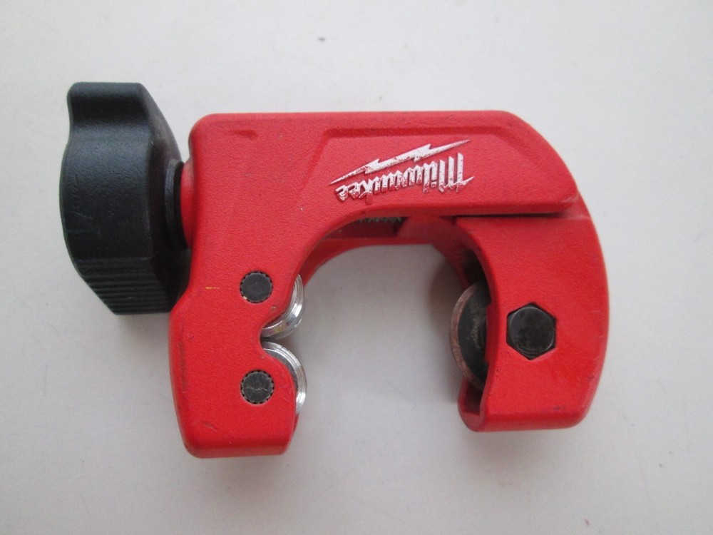 Milwaukee Tool 48-22-4251 1&Prime; Mini Copper Tubing Cutter
