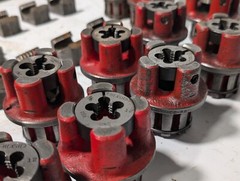 Lot of 42 Ridgid pipe threading tools and heads as pictured: 1/2-20, 9/16-12,+