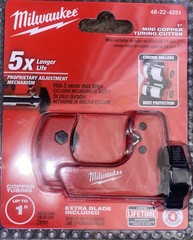 Milwaukee 48-22-4251, 1-inch Mini Copper Tubing Cutter, Cuts: 1/8&rdquo; -to- 1-1/8&rdquo;