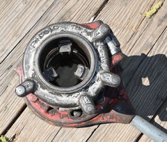 Ridgid No 65-R Pipe Threader 1&rdquo; To 2&rdquo; with 18&Prime; Handle