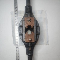 Vintage REED No. 3-A 1 1/4R Manual Pipe Threader Head w/ 2 Handles. Approx 54&Prime;