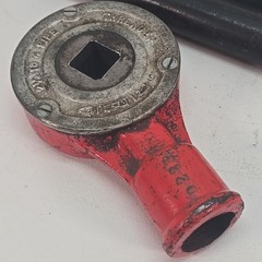 Ridgid D223 1&Prime; Square Drive Pipe Threader Ratchet Wrench with Long 28&Prime; Handle