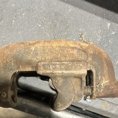 RIDGID No. 2A Screw Feed Pipe Cutter 1/8 in to 2 in Capacity