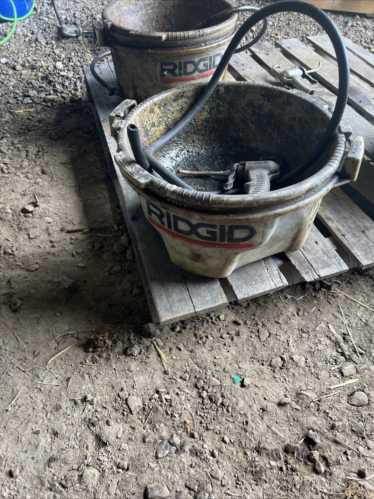 Ridgid Oiler No 318 Bucket with Hand Pump Gun for Pipe Threader 300 535 700