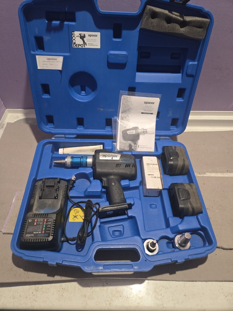 Uponor ProPex 150 Lithium Battery Expander Tool 2 Batteries /3 Jaws Used