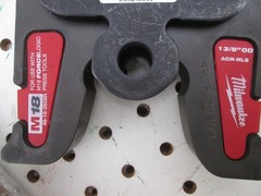 MILWAUKEE 49-16-2658R M18 FORCELOGIC 1 3/8&Prime; RLS PROPRESS JAW RLS HVAC/R fittings
