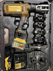 DeWALT DCE200 20V Plumbing Pipe Press Tool Kit with Crimping Heads(60V 6.0AH)