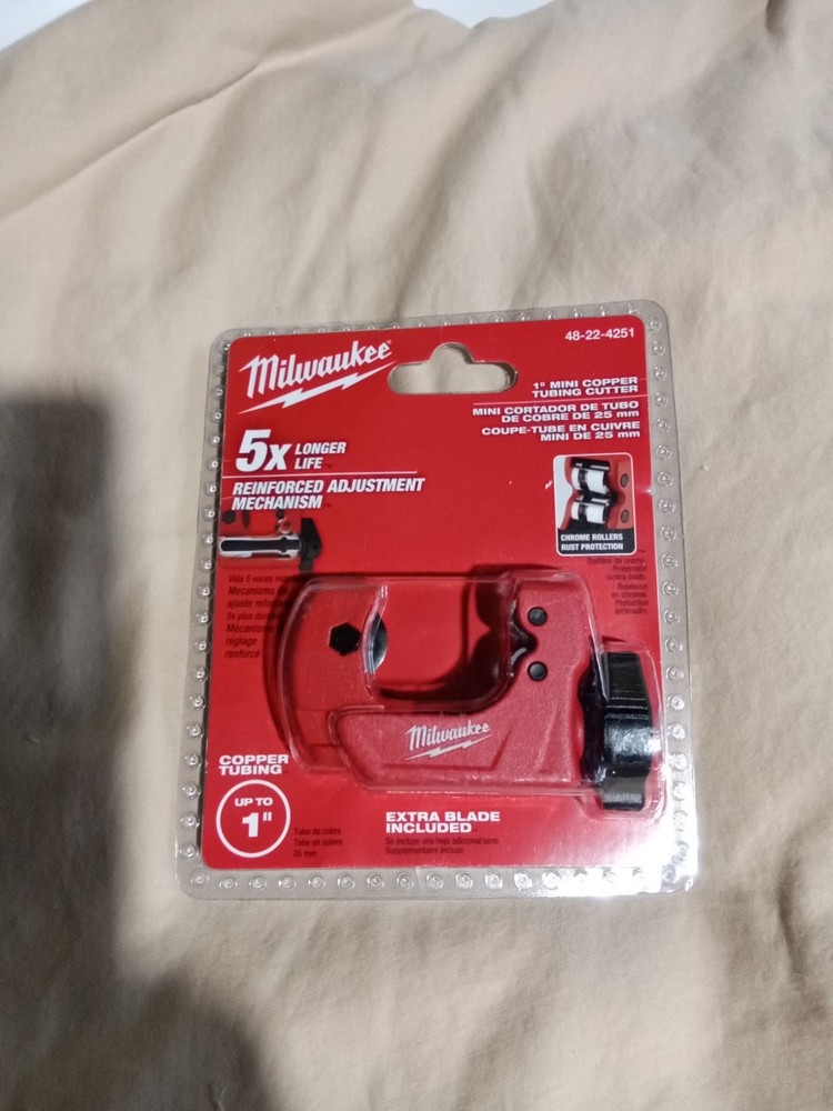 NEW MILWAUKEE 48-22-4251 1 &rdquo; MINI COPPER TUBING CUTTER