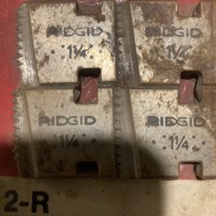 RIDGID 37840 1-1/4&Prime; 12R NPT Pipe Threading Dies