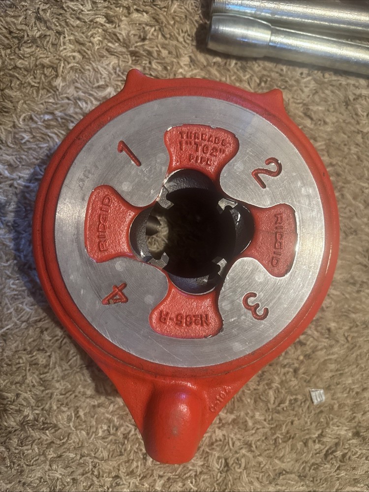 RIDGID Model No. 65r Ratchet Pipe Threader With 24&Prime; Handle