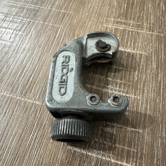 RIDGID 3/4&Prime;Close Quarters 3/16&Prime; to 15/16&Prime; Model 104 Tubing Cutter. (N5)
