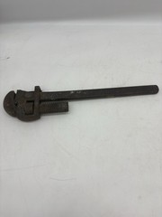 Vintage Heavy Duty Steel Offset Adjustable Pipe Wrench Monkey Plumber 16&Prime; &ndash; 19&Prime;