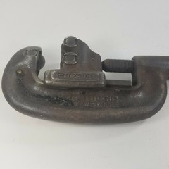 RIDGID #202 HEAVY DUTY 1/8&Prime; TO 2&Prime; WIDE ROLL PIPE CUTTER &ndash; USED SHOP TOOL