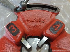Ridgid 97065 811A Universal Quick Opening Right Hand Oiling Die head 1/8 -2&Prime;