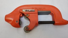 RIDGID &ndash; NO. 4-S HEAVY DUTY PIPE CUTTER 2&Prime; TO 4&Prime;