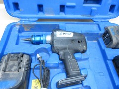 Uponor ProPex 150 Lithium Battery Expander Tool w/ 2 Batteries & 3 Jaws Used #2
