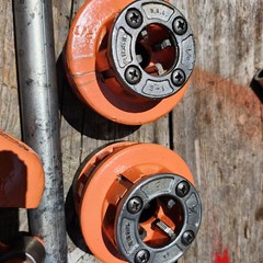RIDGID Model 12R MANUAL RATCHET PIPE THREADER 5 Dies @ Ridgid 1 To 2&Prime;Pipe Cutter