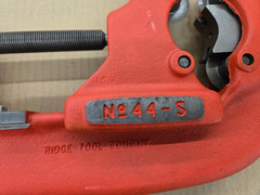 RIDGID Heavy Duty Four Wheel 2 1/2&Prime;-4&Prime; Steel Pipe Cutter No 44-s