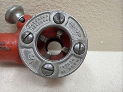 Ridgid 00-R Ratcheting Pipe Threader With 1/2&Prime; Die Head