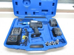 Uponor ProPex 150 Lithium Battery Expander Tool w/ 2 Batteries & 3 Jaws Used #2
