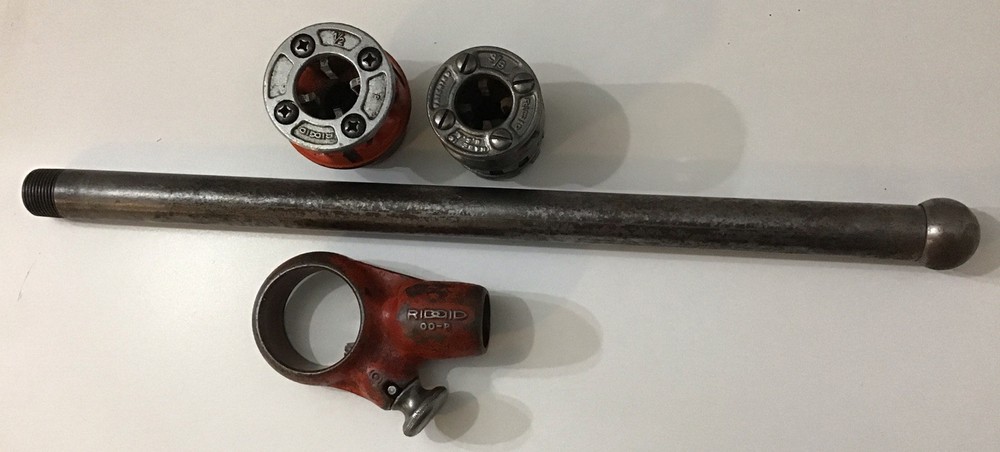 RIDGID 00-R Manual Ratchet Head & Handle &ndash; Pipe Threader Dies 1/2&Prime; And 3/8&Prime;