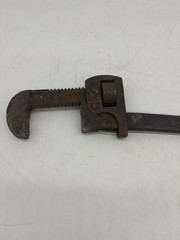 Vintage Heavy Duty Steel Offset Adjustable Pipe Wrench Monkey Plumber 16&Prime; &ndash; 19&Prime;