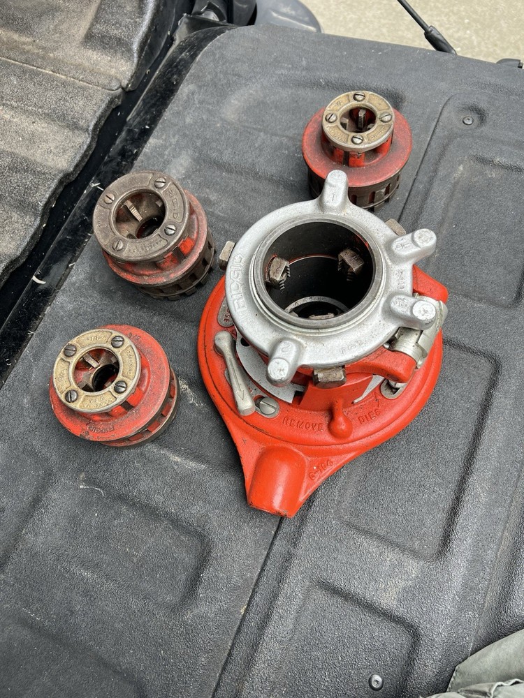 RIDGID No. 65-R Manual Pipe Threader Set w/ 3 Die Heads