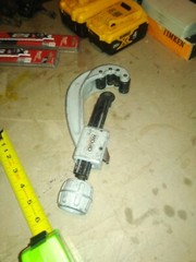 1) Used/New &ldquo;Ridgid&rdquo; # 152 Pipe Cutter 1/4&Prime; &ndash; 2-5/8&Prime; OD. Quick Adjust Lever.