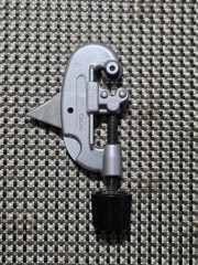 Home Depot 1/8&Prime;-1-1/8&Prime; Model 15 Screw Feed Copper Pipe Cutter ~ Tubing Cutter