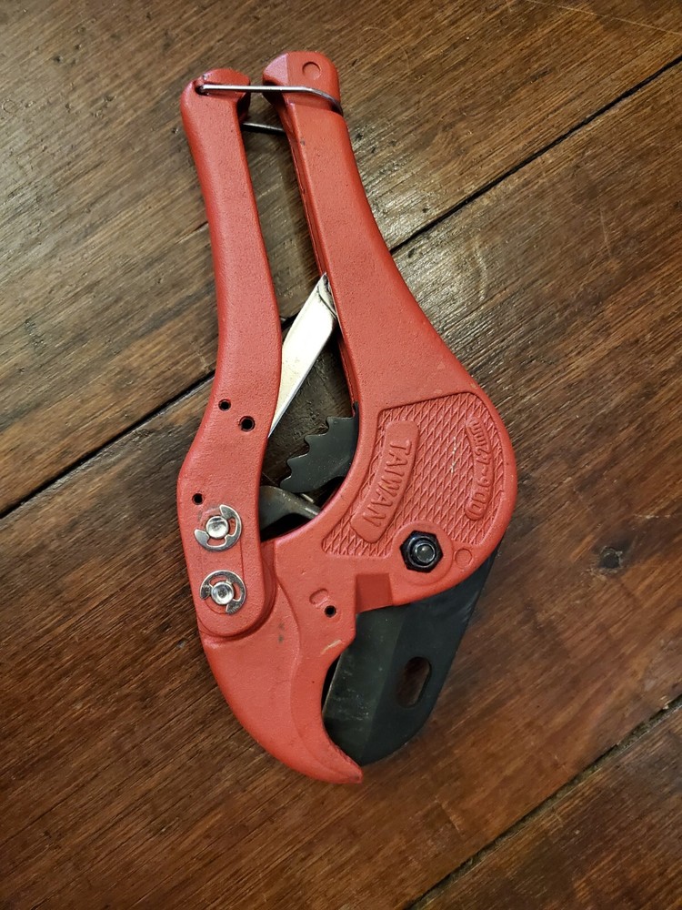 PVC Pipe Cutter Tubing Cutter Hose Cut PEX Tube Ratchet Style Up to 1-5/8&Prime; Heavy