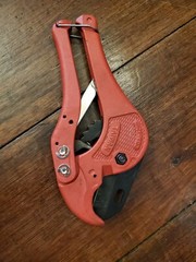 PVC Pipe Cutter Tubing Cutter Hose Cut PEX Tube Ratchet Style Up to 1-5/8&Prime; Heavy